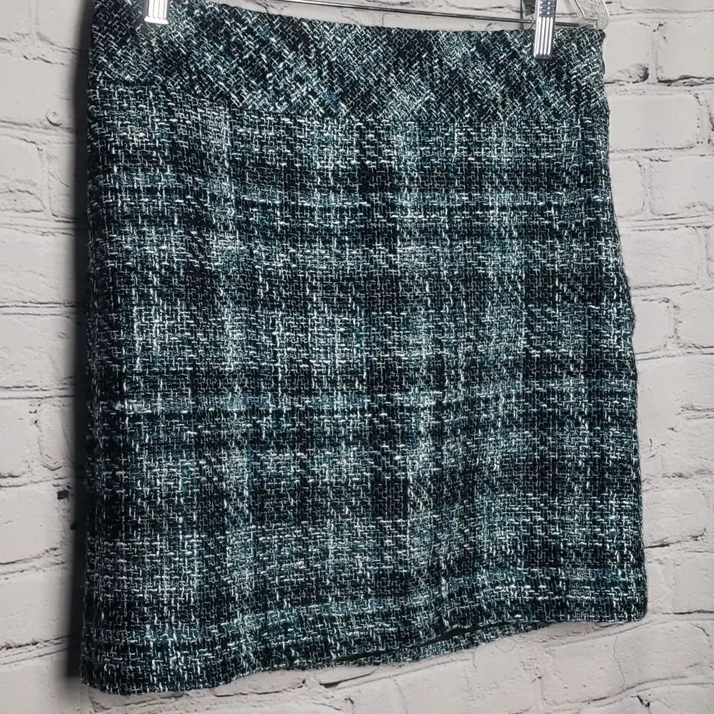 LOFT Skirt‎ - Picture 2 of 7